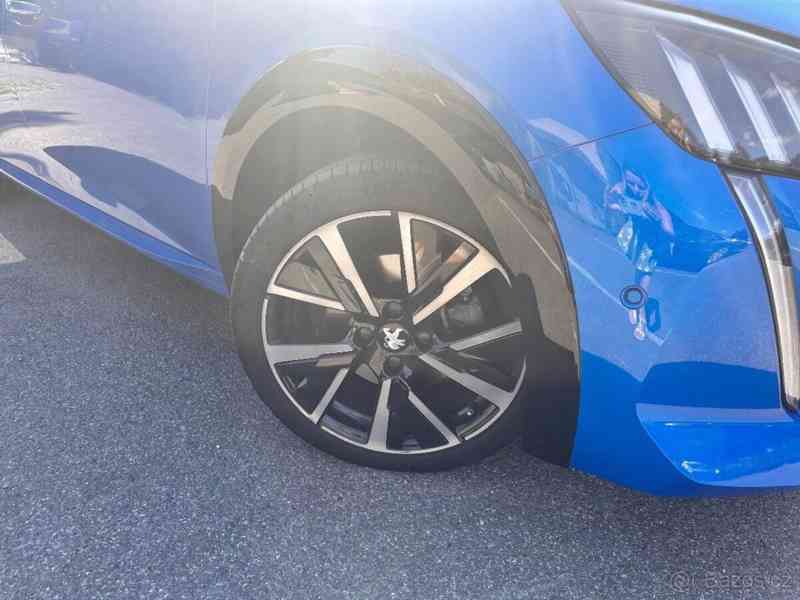 Peugeot 208 1,2   GT,AUTOMAT EAT8 /130 Koní - foto 3