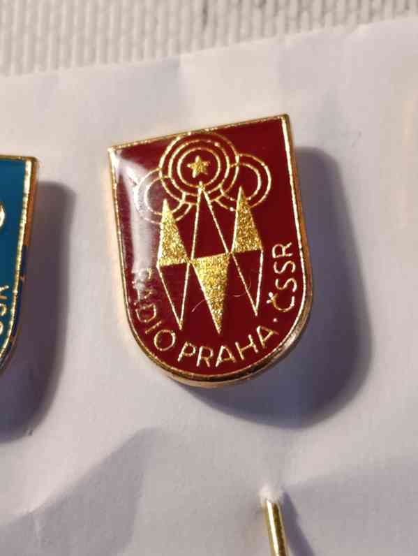 Sada 6 sběrat. odznaků Radio Praha ČSSR tři vysílače pavéza - foto 3