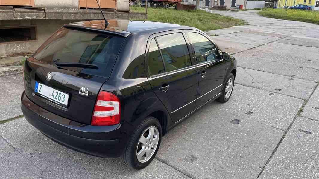 Škoda Fabia 1.4 16V 55kW Celebration / 2007 / málo km - foto 3