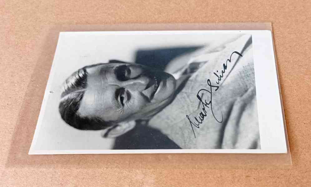 Vlasta Burian autogram, 30. léta, ateliér Balzar  - foto 4