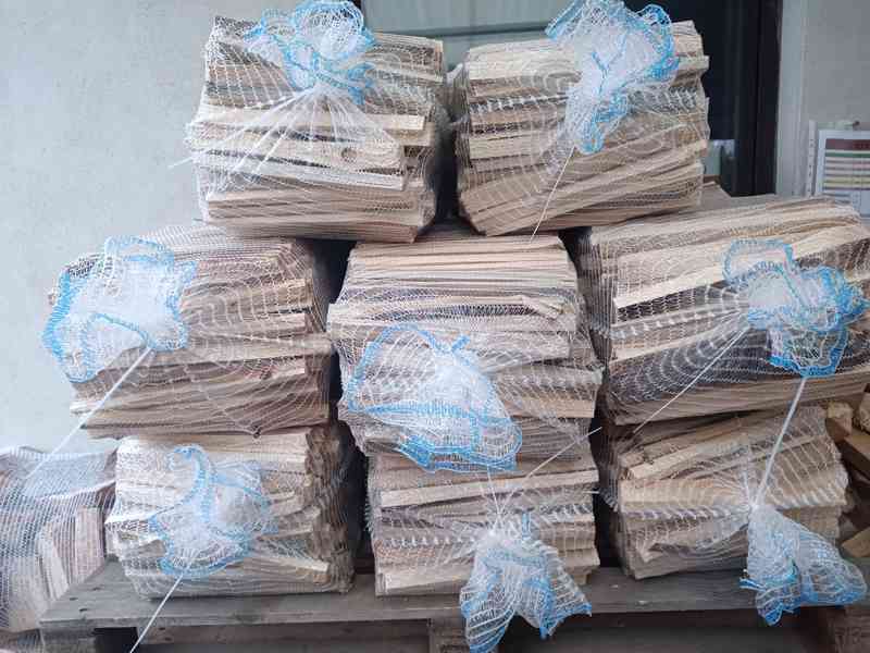 ZÁPALKA PRO VÁŠ KRB: EXTRÉMNĚ SUCHÉ SMRKOVÉ TŘÍSKY NA PODPAL - foto 3