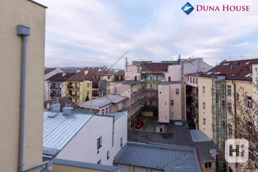 Prodej mezonetového bytu 3+KK s terasou a balkonem, Praha 2 - Vinohrady. - foto 17