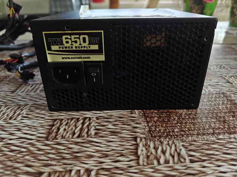 Corsair TX 650W - foto 3