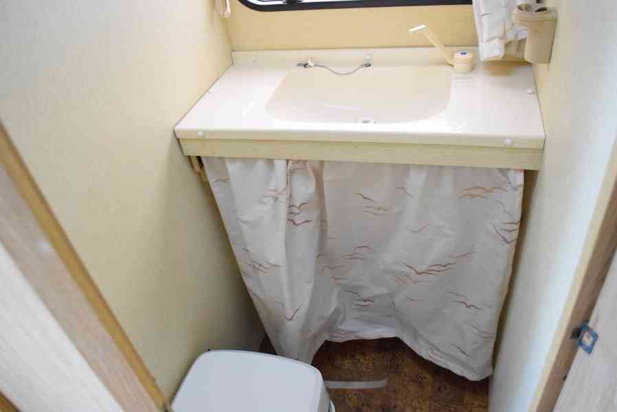 CHATEAU LA CAR 430 - STAN,VELMI PĚKNÝ STAV - foto 15