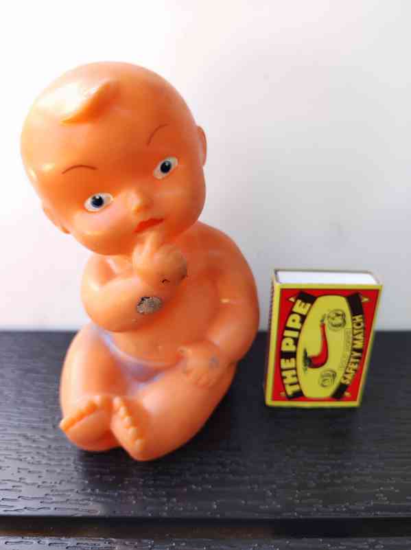 Retro dětská gumová panenka pískající - foto 2