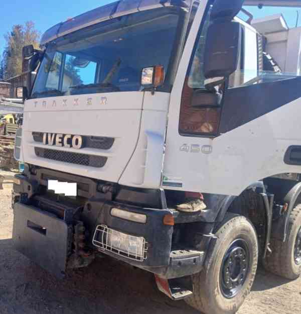 Eur5 sklápěč 8x4 komunál 41t bordmatik Iveco 450 Trakker - foto 6