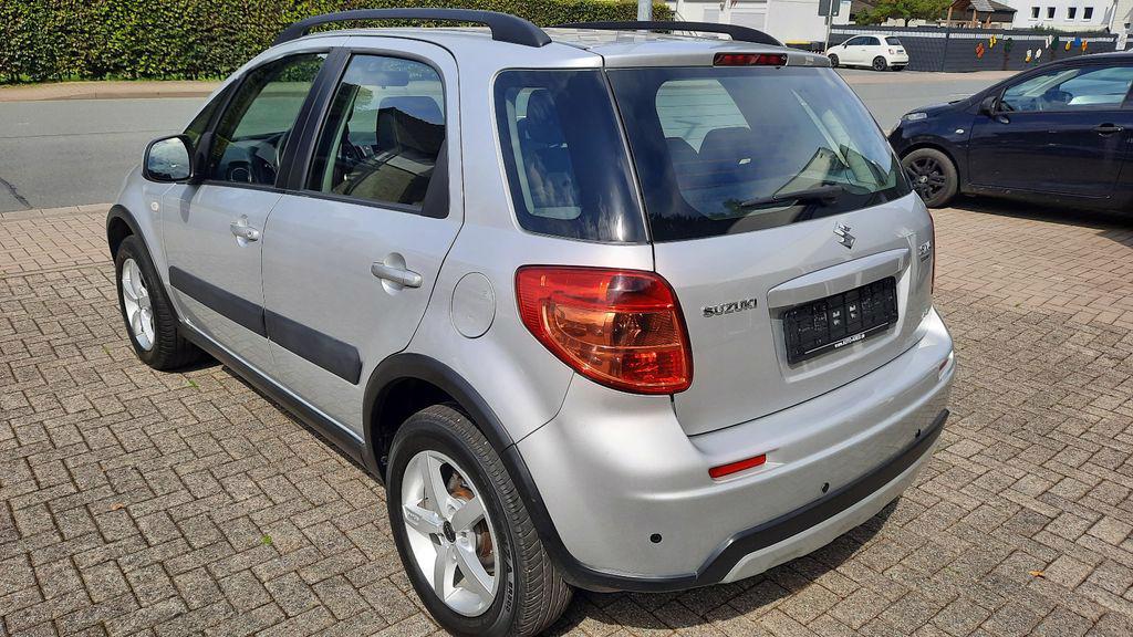 Suzuki SX4 1.6 4x4 Club benzín 88kw - foto 4