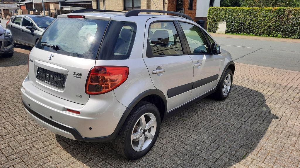 Suzuki SX4 1.6 4x4 Club benzín 88kw - foto 14