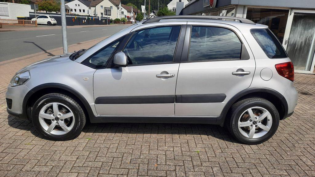 Suzuki SX4 1.6 4x4 Club benzín 88kw - foto 12