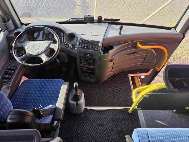ISUZU Novo Ultra CLASS II 29 míst + 4 stojící - foto 7