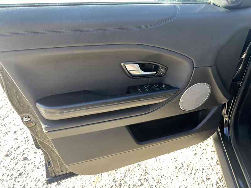 Land Rover Range Rover Evoque 2.0 TD4 4x4/Bixenon/1Maj/Tažné - foto 13