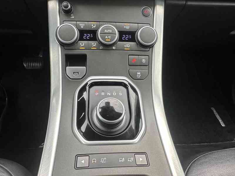 Land Rover Range Rover Evoque 2.0 TD4 4x4/Bixenon/1Maj/Tažné - foto 37
