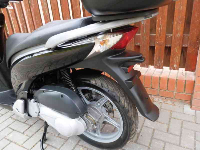 Honda SH 125i (2010) - foto 8
