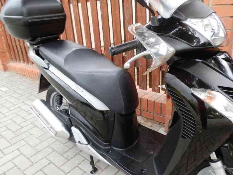Honda SH 125i (2010) - foto 32