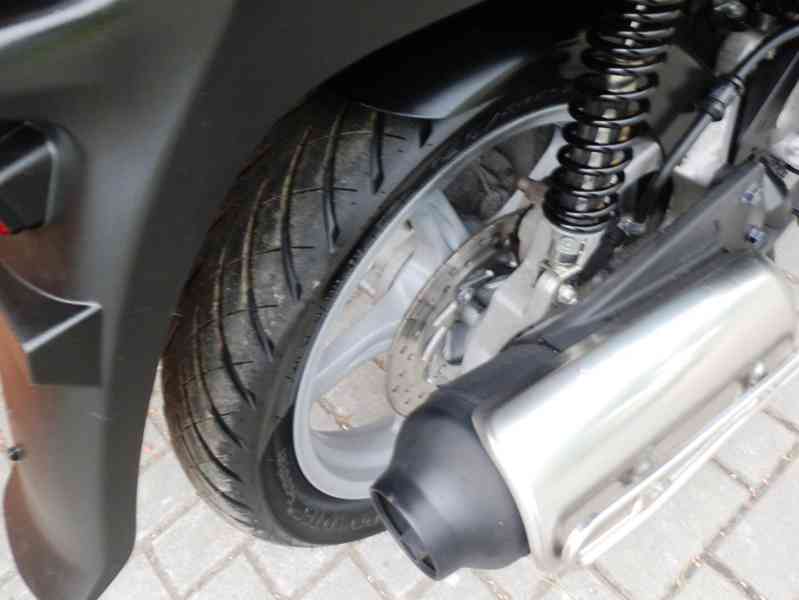 Honda SH 125i (2010) - foto 26