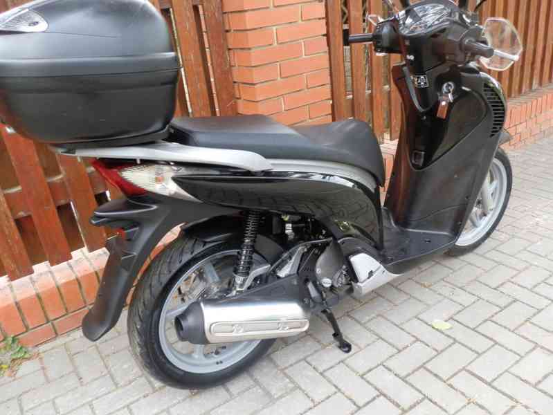 Honda SH 125i (2010) - foto 24