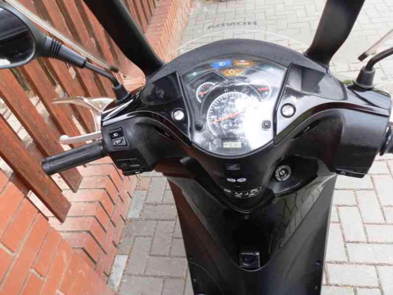 Honda SH 125i (2010) - foto 33
