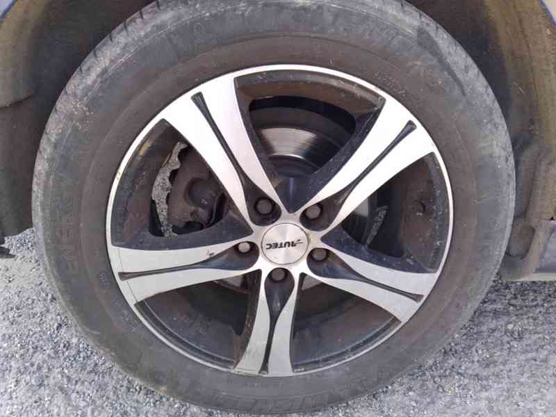 FORD FOCUS 1.6 92kW ČR,1.MAJITEL,DPH,KLIMA - foto 35