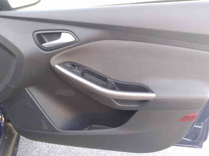 FORD FOCUS 1.6 92kW ČR,1.MAJITEL,DPH,KLIMA - foto 34