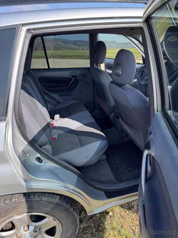 Toyota RAV4 2,0 D-4D 4x4 - foto 8