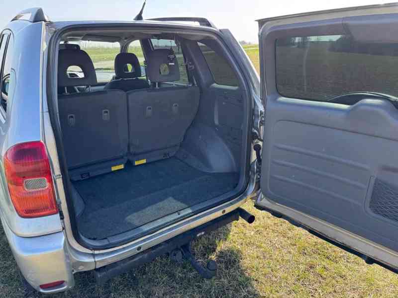 Toyota RAV4 2,0 D-4D 4x4 - foto 9