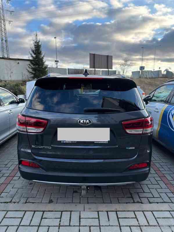 Kia Sorento 2,2   šedá barva - foto 13