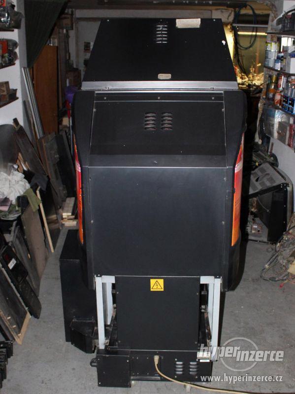 Zábavní herní hrací automat Sega Strike Fighter - foto 9