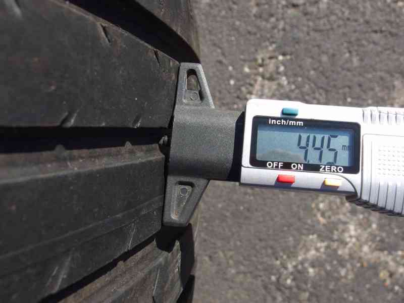 Sada letních pneumatik 235/55 R17 - foto 17