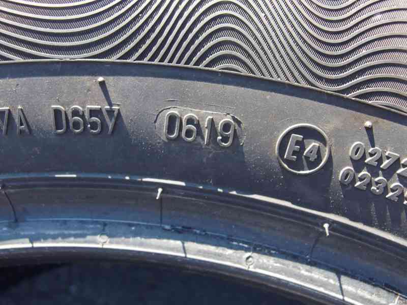 Sada letních pneumatik 235/55 R17 - foto 9