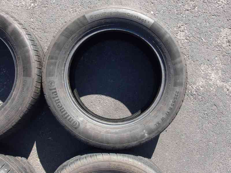Sada letních pneumatik 235/55 R17 - foto 3