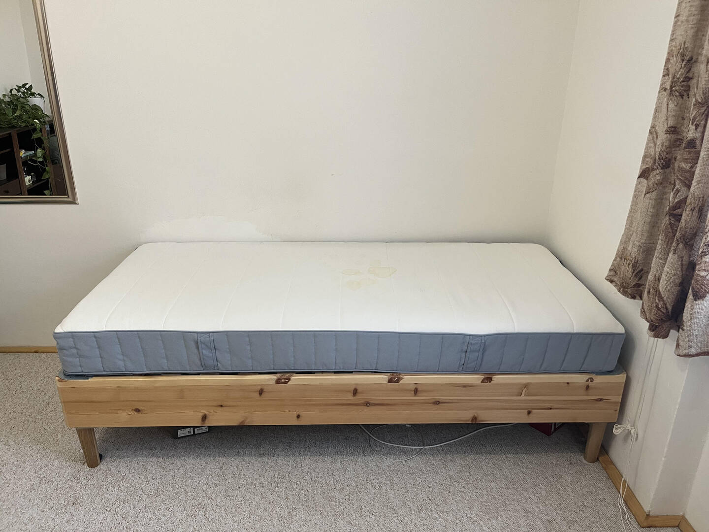 Postel IKEA 90x200 + matrace IKEA 90x200 - foto 5
