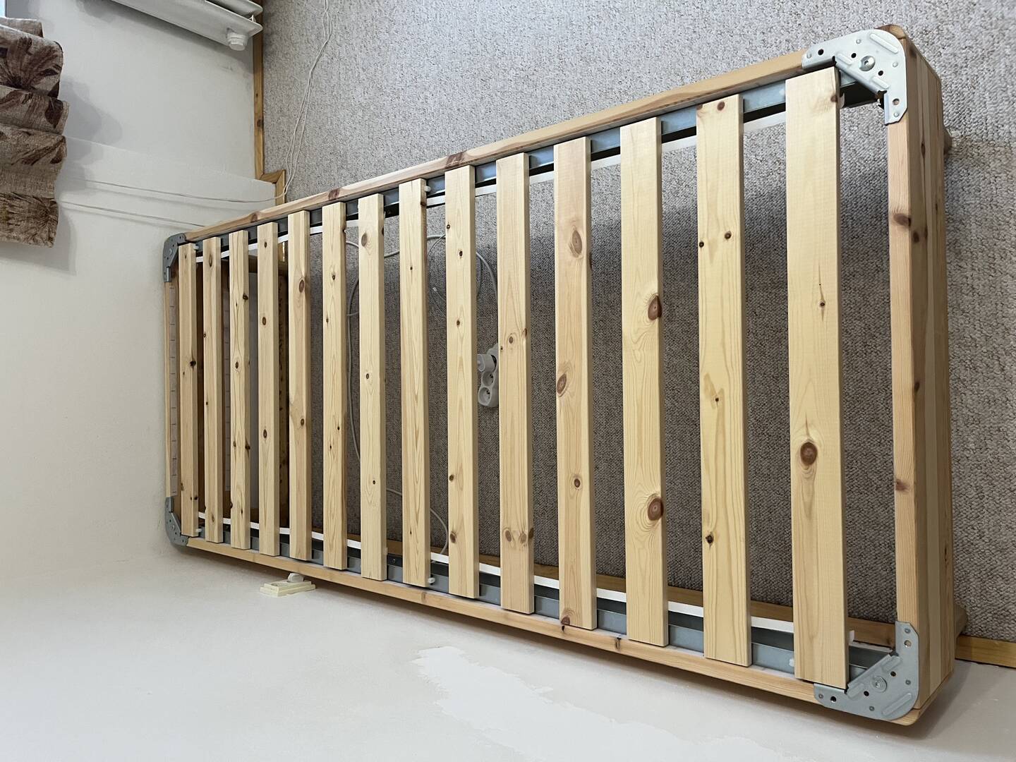 Postel IKEA 90x200 + matrace IKEA 90x200 - foto 3