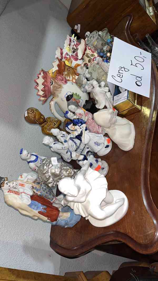 Starožitné věci - nábytek, sklo, porcelán, hodiny, obrazy aj - foto 6