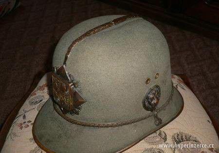 protektorátní četnická přilba originál top stav - foto 1
