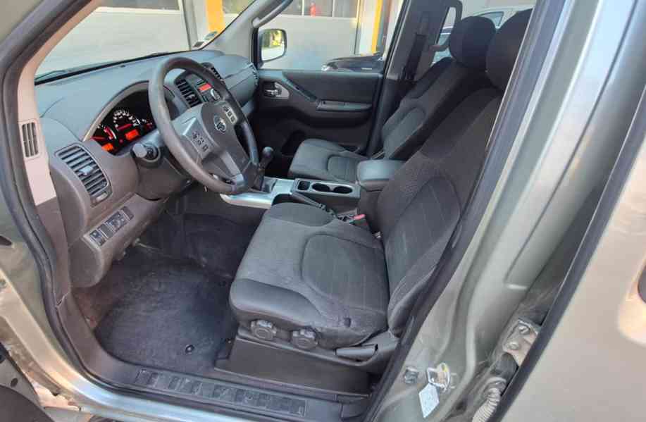 Nissan Pathfinder 2.5 dCi SE 140kw - foto 16