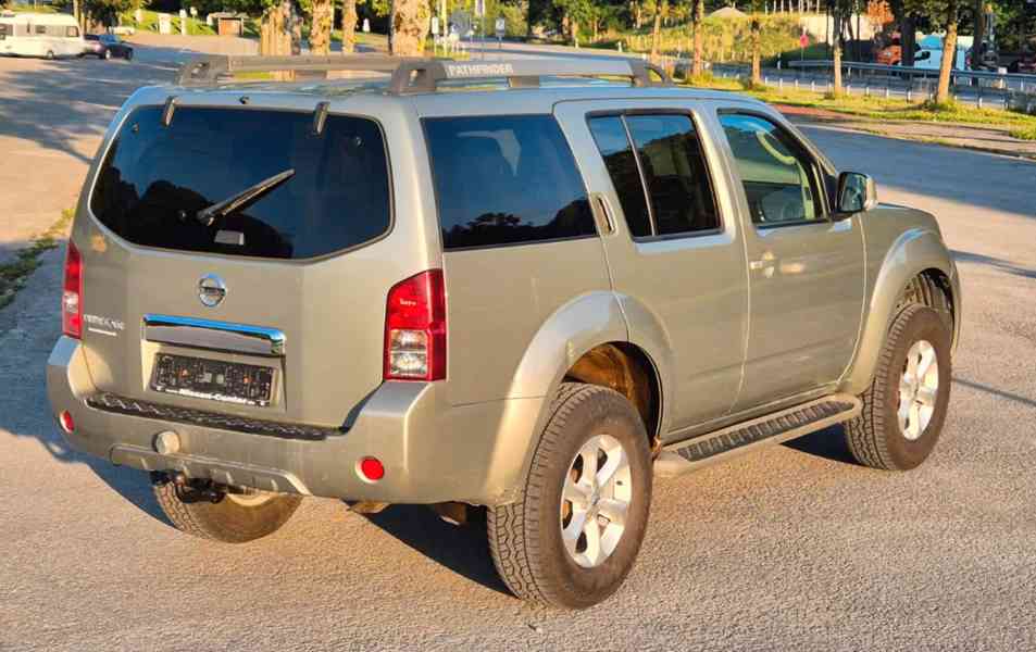 Nissan Pathfinder 2.5 dCi SE 140kw - foto 6