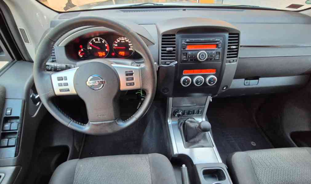 Nissan Pathfinder 2.5 dCi SE 140kw - foto 12