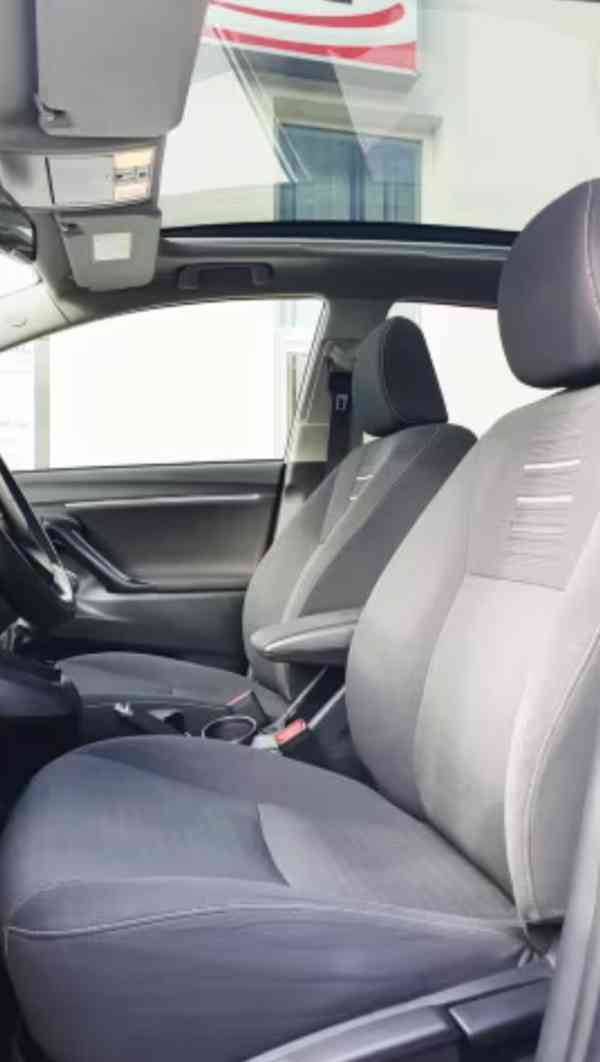 Toyota Verso 1.8i Edition S benzín 108kw - foto 11
