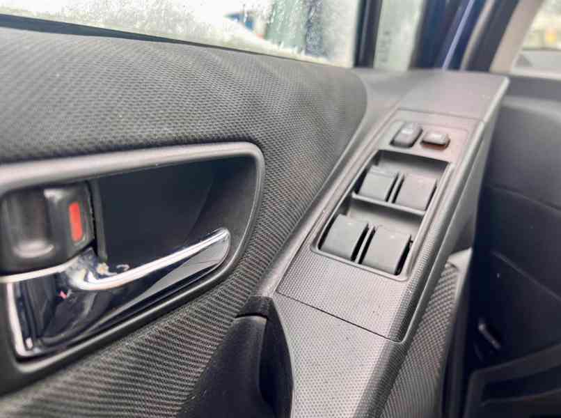 Toyota Corolla Verso 1.8i Edition benzín 85kw - foto 5