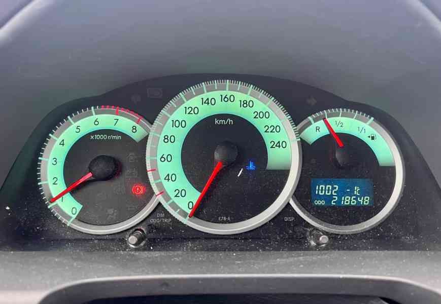 Toyota Corolla Verso 1.8i Edition benzín 85kw - foto 9