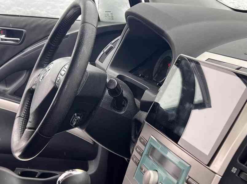 Toyota Corolla Verso 1.8i Edition benzín 85kw - foto 8