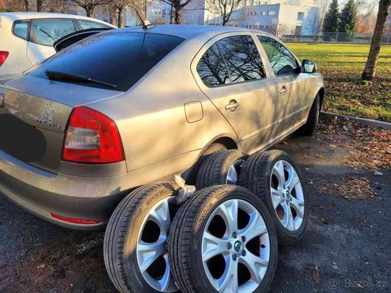 Škoda Octavia II. Řady liftback/hatchback - foto 7