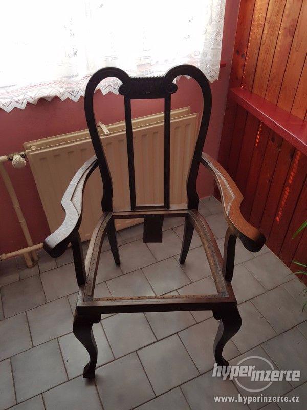 Starožitná židle s područkami - foto 1