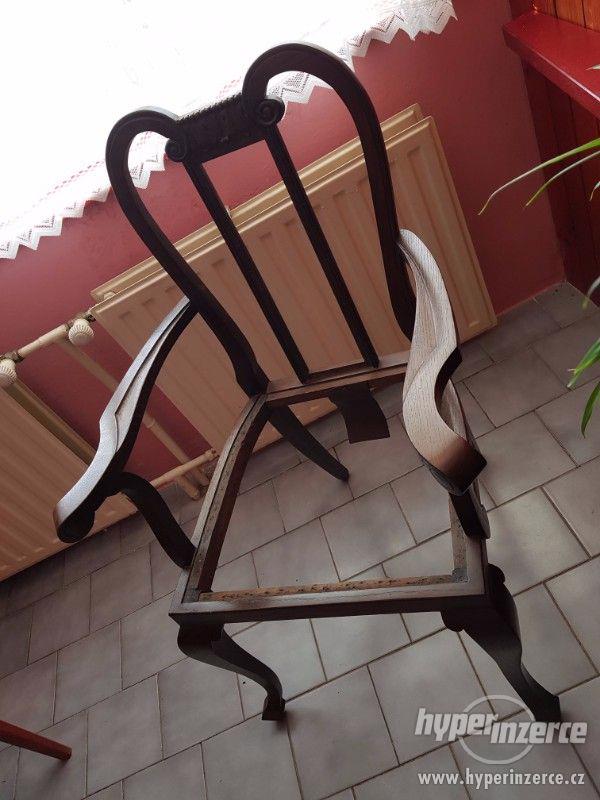 Starožitná židle s područkami - foto 4
