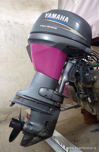 Závěsný motor Yamaha - foto 1