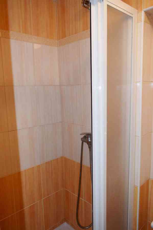 Prodej pěkného bytu 2+kk ve Dvoře Králové n.L. - foto 9