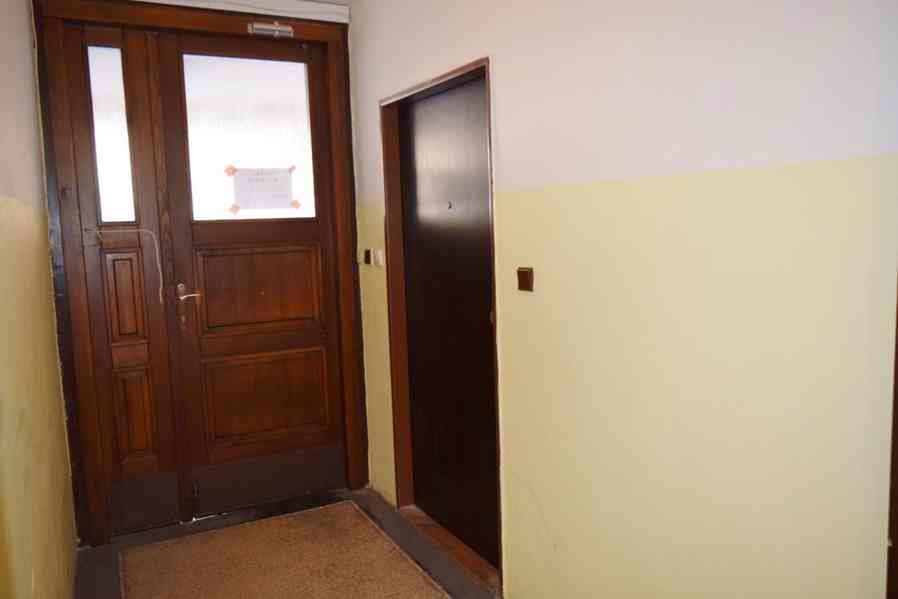 Prodej pěkného bytu 2+kk ve Dvoře Králové n.L. - foto 16