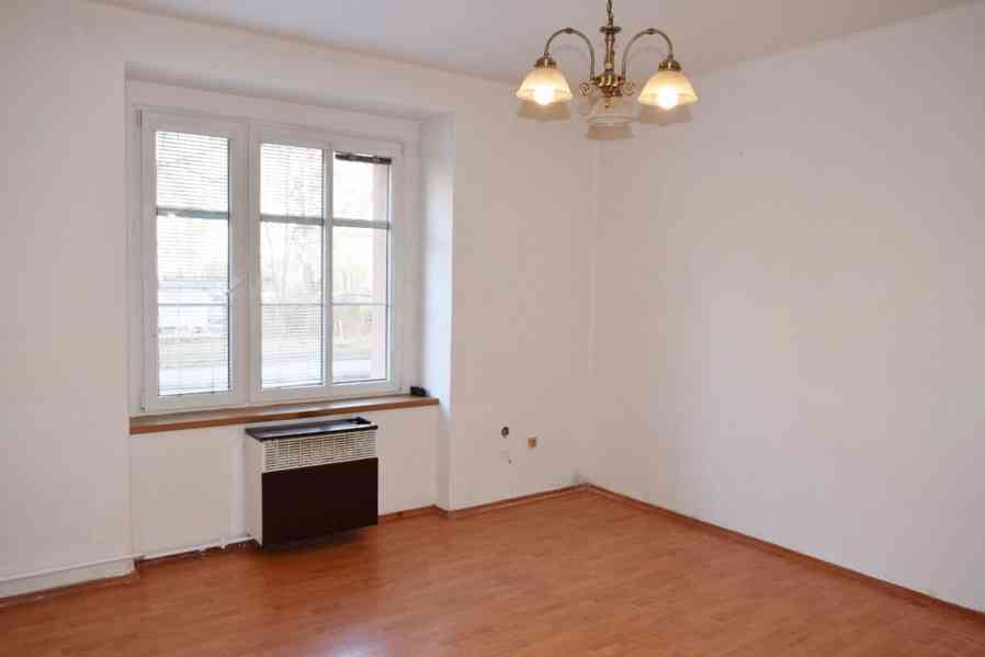 Prodej pěkného bytu 2+kk ve Dvoře Králové n.L. - foto 3