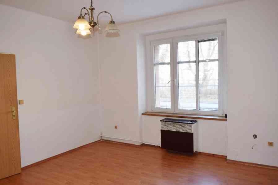 Prodej pěkného bytu 2+kk ve Dvoře Králové n.L. - foto 4