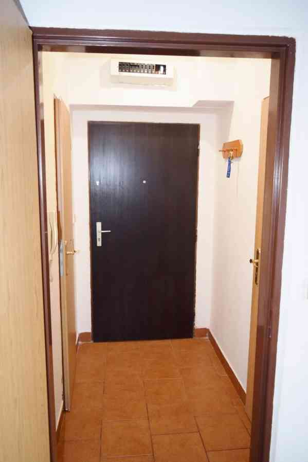 Prodej pěkného bytu 2+kk ve Dvoře Králové n.L. - foto 11